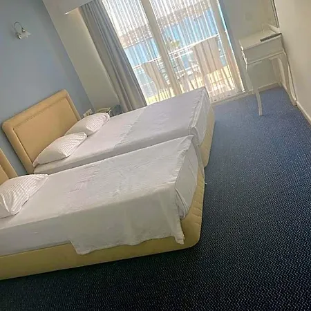 Hotel Pasifik 2*